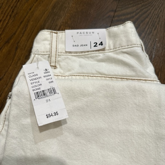 Pacsun White Distressed Dad Jeans – NWT – Size 24 - Picture 4 of 5